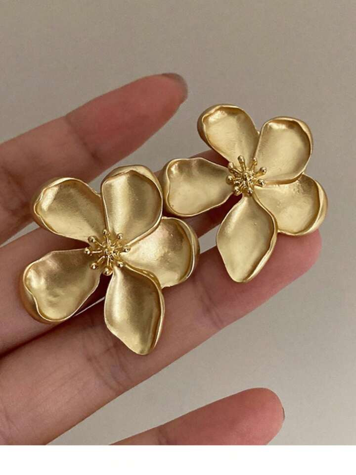 1pair Elegant Flower Retro Design Fashion Statement Earrings For Women | SHEIN USA | SHEIN