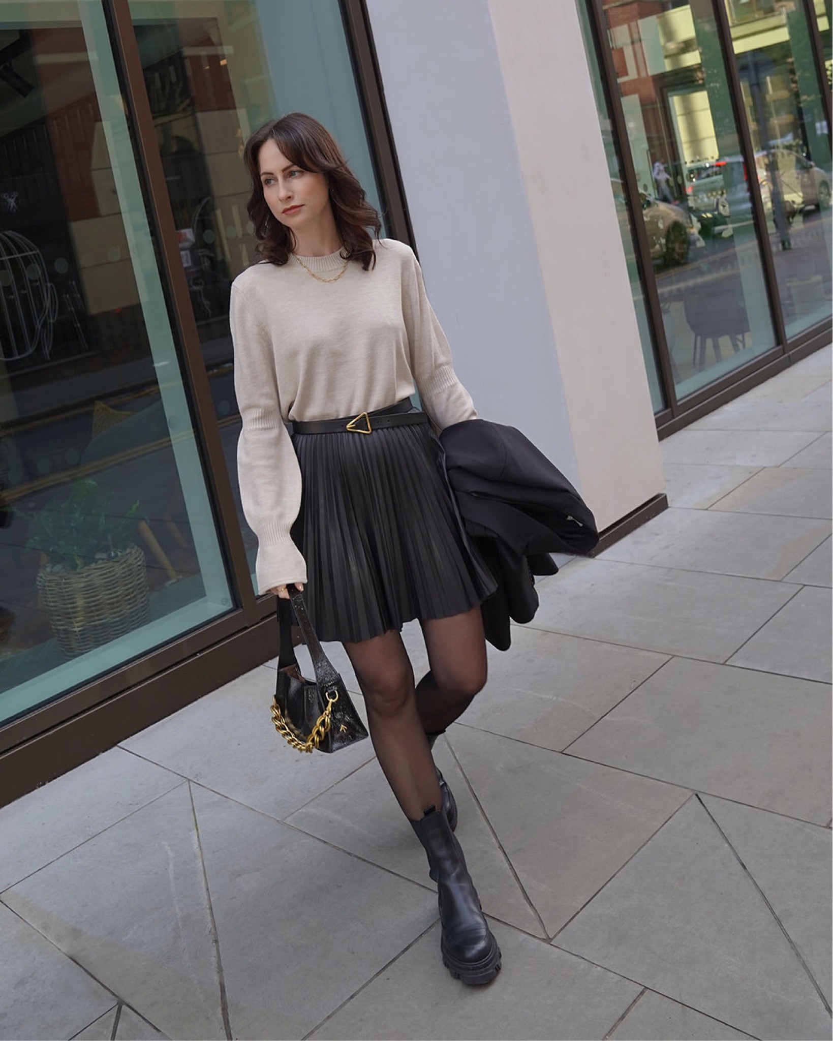 knitwear French connection 
leather skirt French connection 
boots Ganni v coggles use discount code HANNI15 for 15% off + free NDD
ganni dupe boots mango 
black chain bag manu atelier 
Frankie shop black oversized blazer 
open box chain necklace daisy jewellery 
bottega veneta belt 
casual style 
street style 
aw22 outfit ideas 

#LTKfit #LTKeurope #LTKSeasonal