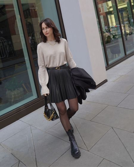 knitwear French connection 
leather skirt French connection 
boots Ganni v coggles use discount code HANNI15 for 15% off + free NDD
ganni dupe boots mango 
black chain bag manu atelier 
Frankie shop black oversized blazer 
open box chain necklace daisy jewellery 
bottega veneta belt 
casual style 
street style 
aw22 outfit ideas 

#LTKfit #LTKeurope #LTKSeasonal