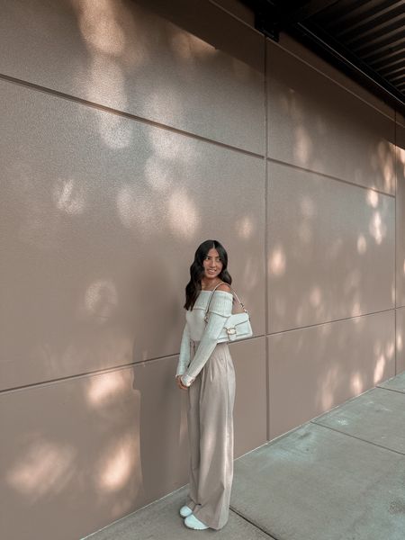 bringing out the neutrals 🤎👜🧸

everything is linked in my bio or you can shop it over on my LTK page— 

#LTKSeasonal #LTKstyletip