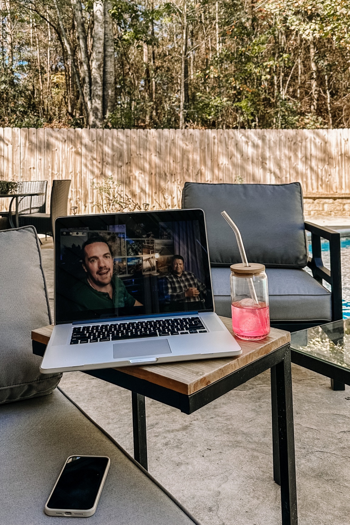 Cola glass with lid and straw 🍹