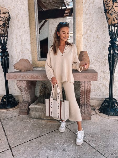 chic travel outfit / vacation outfit 🤍


#matchingset #traveloutfit #vacationoutfit #whitesneakers 

#LTKTravel #LTKStyleTip