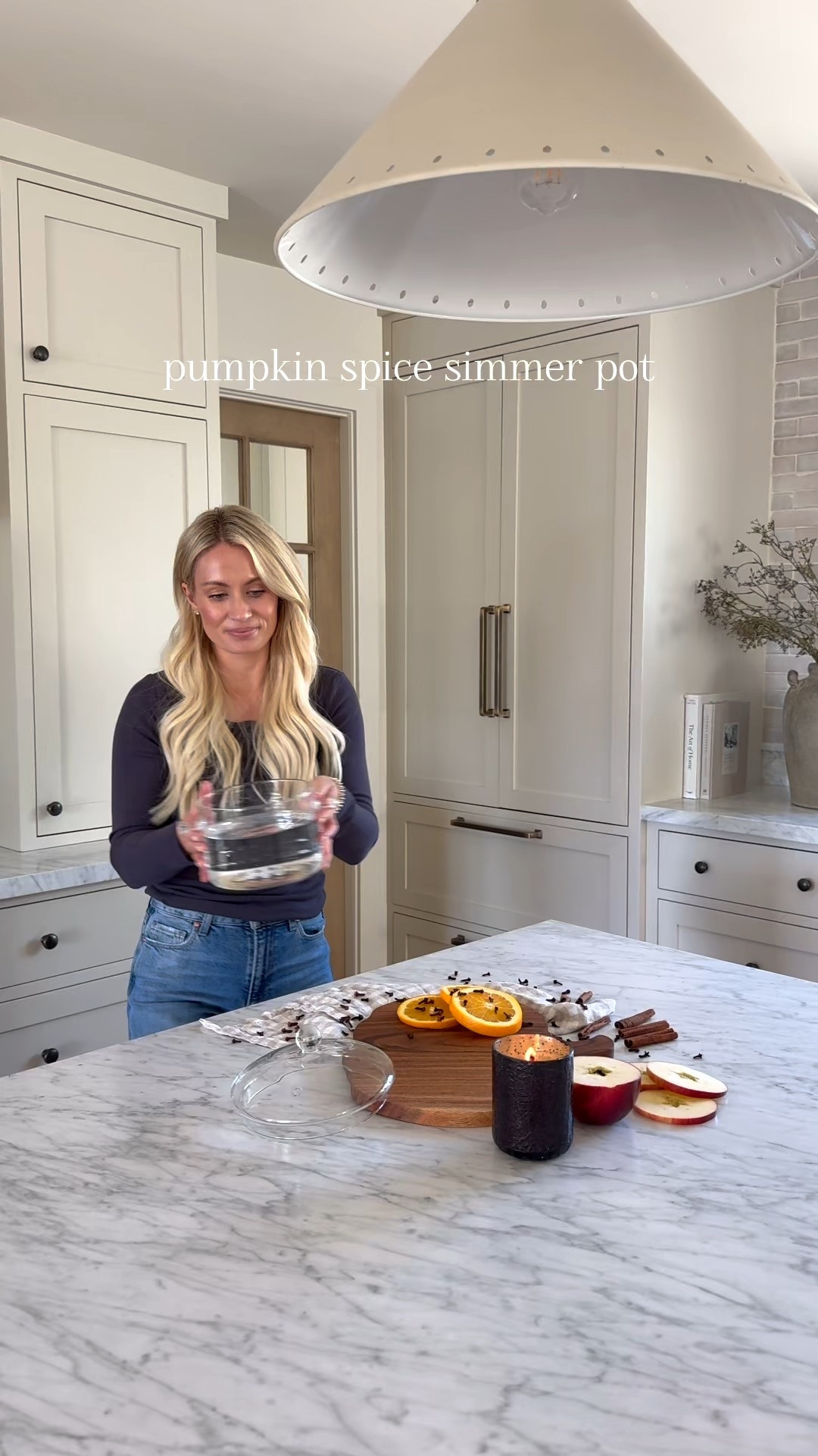 Pumpkin spice summer pot! 

TOP: SMALL
JEANS: 25

1 Orange
1 Apple
2 tsp Pumpkin Pie Spice
5 Star Anise
4 Cinnamon Sticks
1 tsp Whole Cloves
1 tsp Vanilla Extract
4-5 cups Water

#LTKFallSale #LTKHome #LTKSeasonal