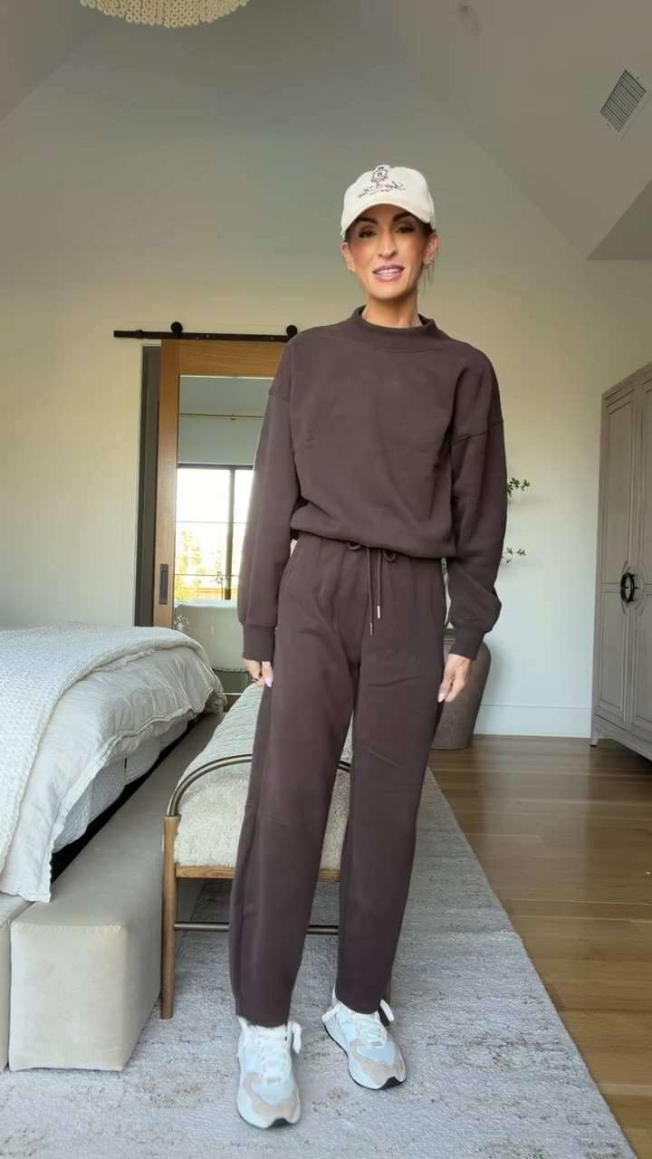 more of my beloved abercrombie sweats but with the subtle barrel leg! 🫶🏼 could not resist this chocolate brown color! 🤎 run tts 

#LTKSaleAlert