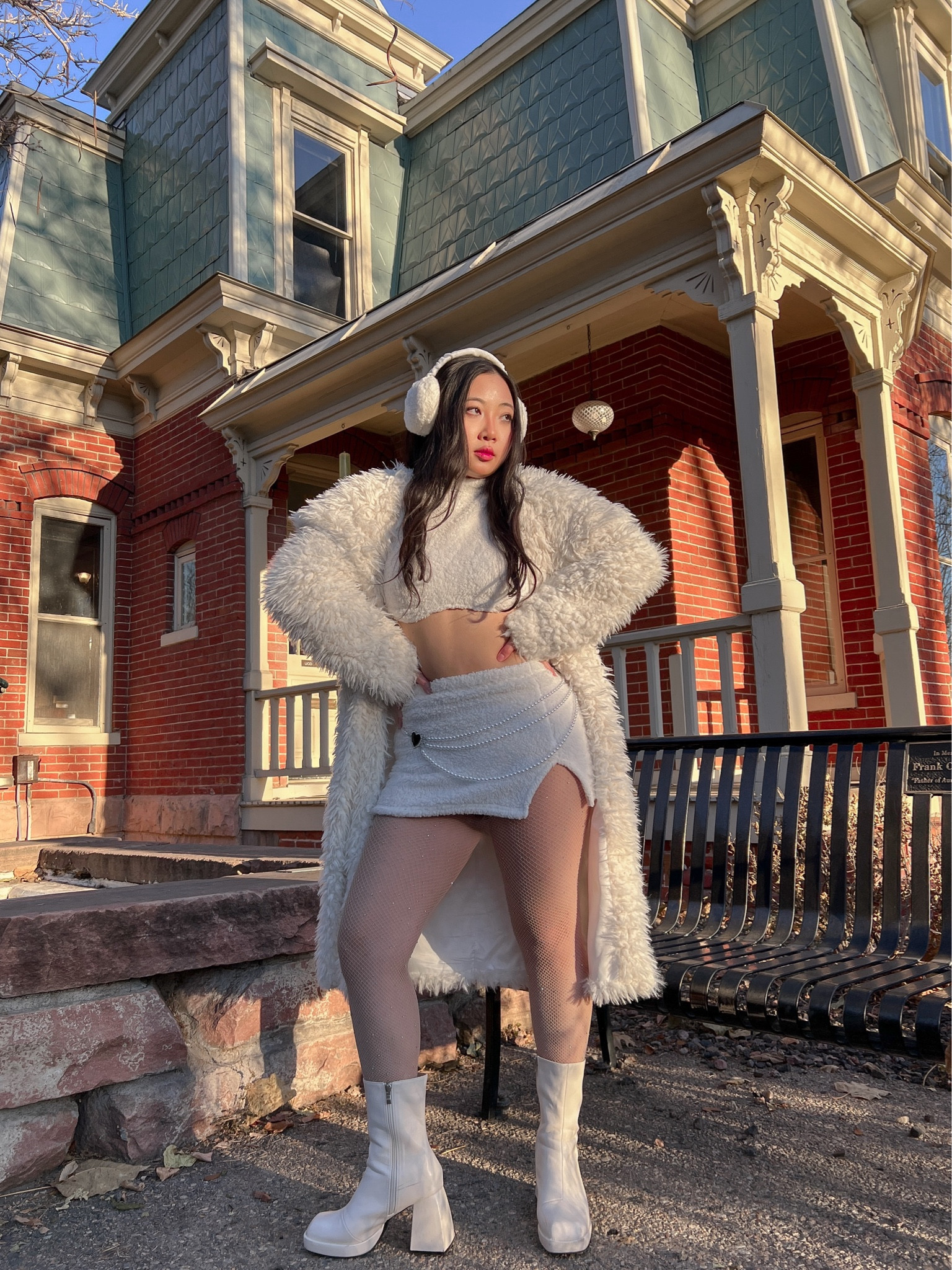 How to be sexy and warm at the same time 😂

#winteroutfitinspo #winteroutfitideas #winteroutfit #winteroutfits #winterfashion #winterfashion2022 #femininestyle

#LTKfit #LTKSeasonal #LTKstyletip