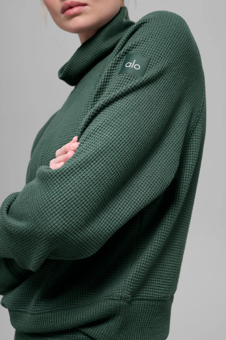 Model is 5'11” wearing SModel is 5'11” wearing SWearing Size SmallModel is 5'11”, with a 34... | Alo Yoga (US)