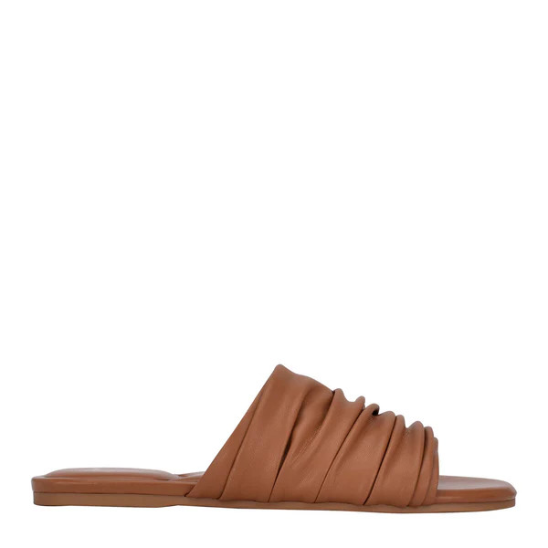 Oswin Flat Sandal | Marc Fisher