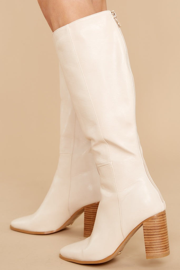 Vanessa Snow Boots | Red Dress 