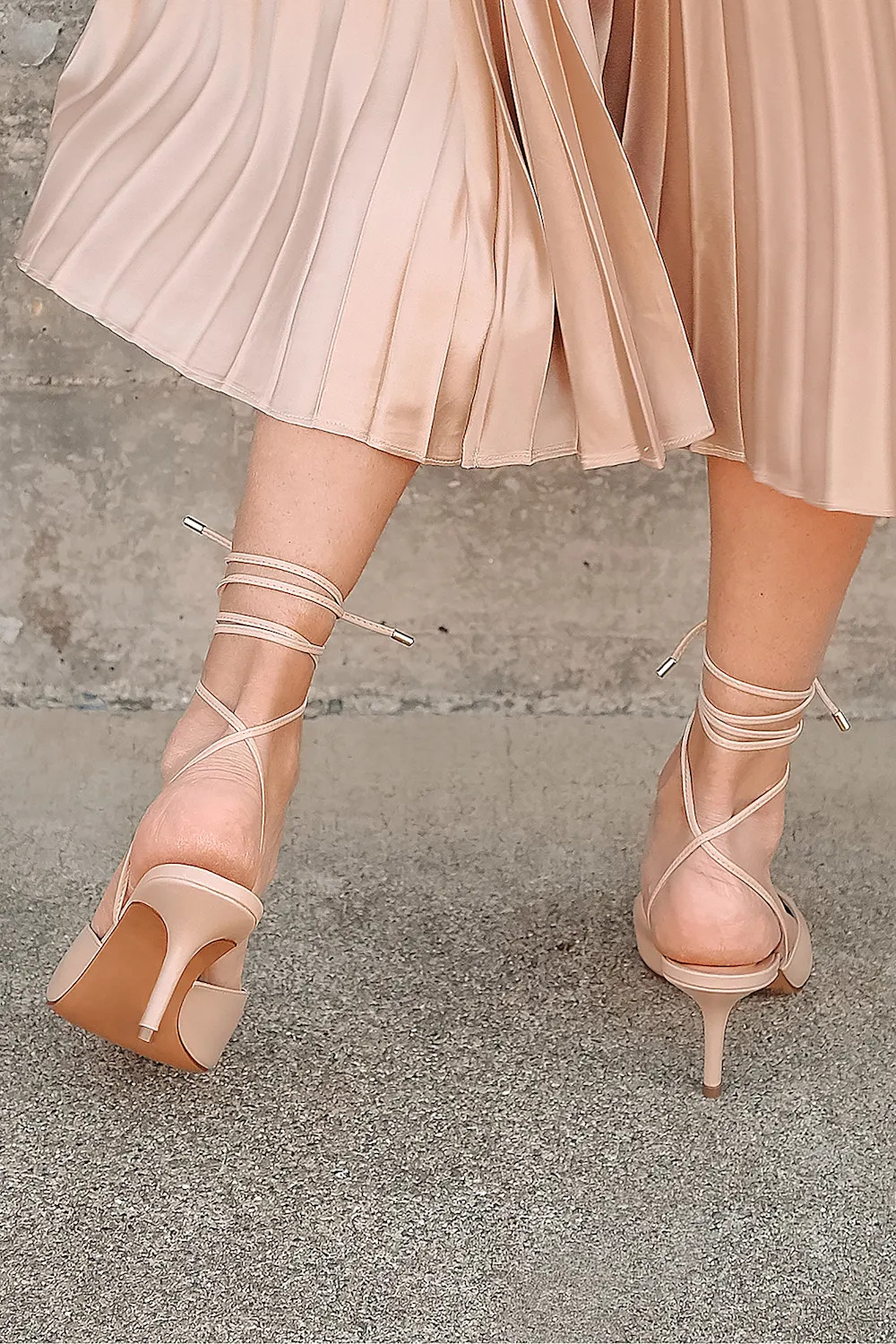 Brogyn Medium Nude Nappa Leather Pointed-Toe Lace-Up Pumps | Lulus (US)