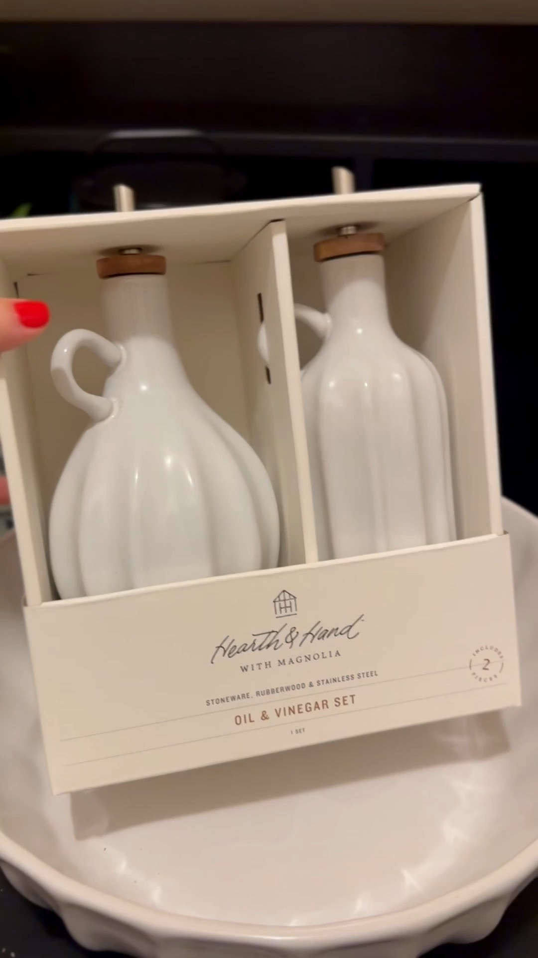 So many great new home decor items from Studio McGee + Hearth and hand Target Spring collections! Here are a few of my favorites! Small kitchen bowls for produce, oil and vintager set and a beautiful bowl for fruit!

Home decor, kitchen decor, interior design, decorating, styling, kitchen 

#LTKFindsUnder50 #LTKHome