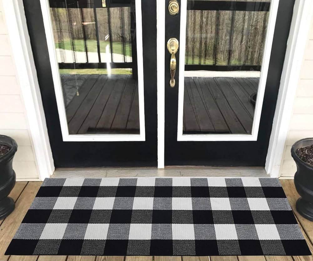 LEVINIS Buffalo Plaid Outdoor Rug - Retro Farmhouse Tartan Checkered Door Mat Black and White Han... | Amazon (US)