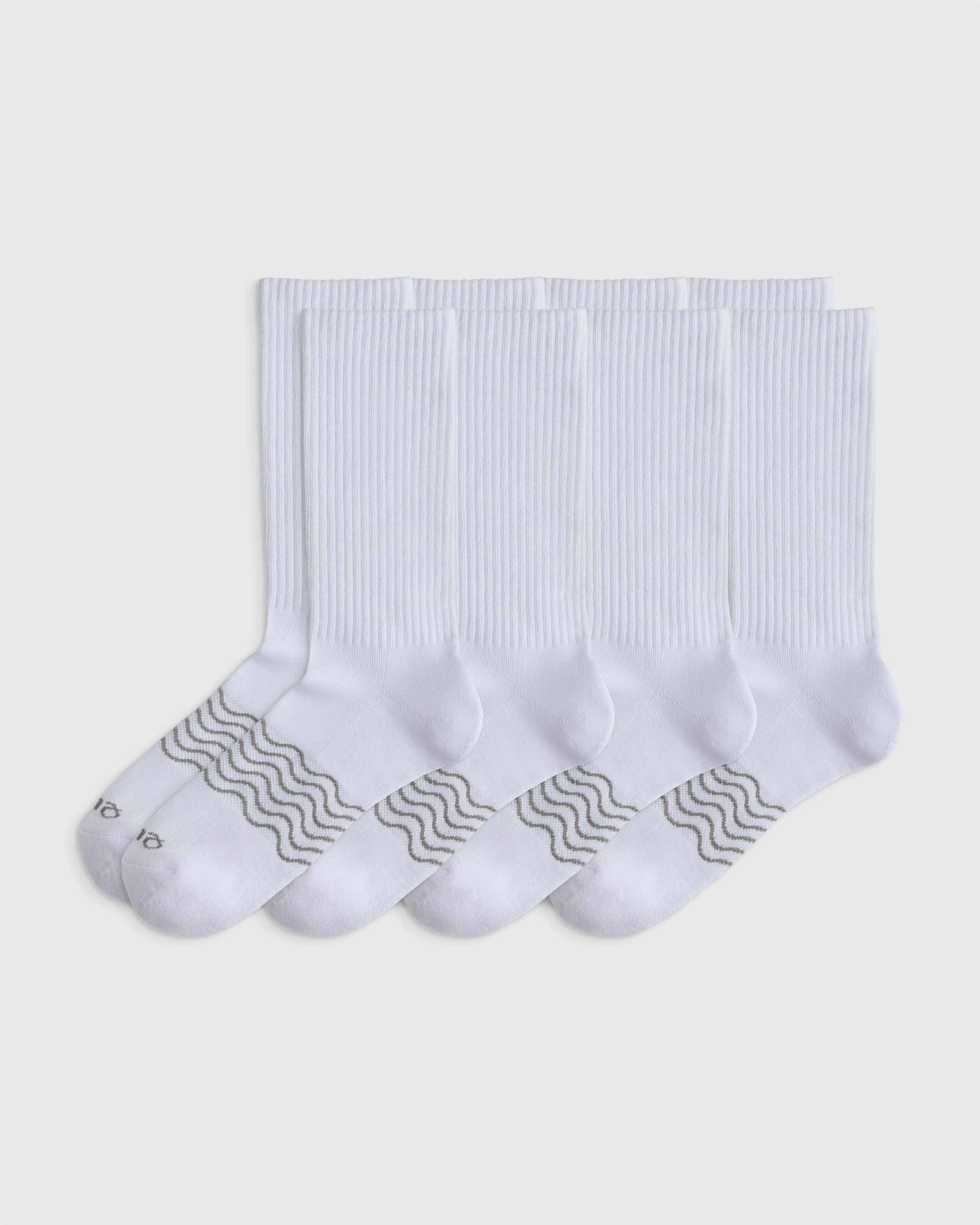 Quince | Everyday Cotton Solid Crew Socks 4-Pack in White, Size Medium | Quince