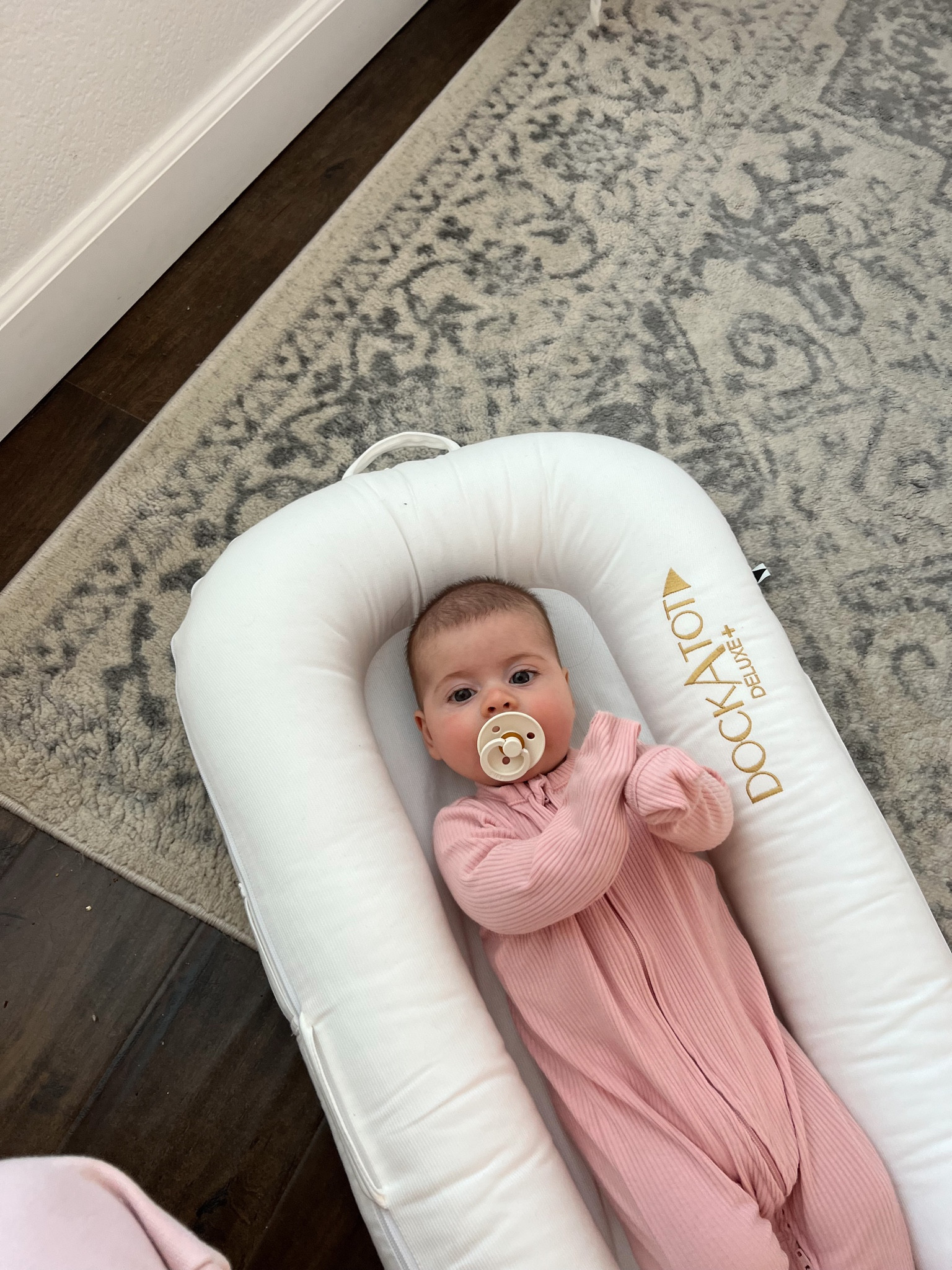 ドッカトット　DOCKATOT DELUXE + DockATot product 'unsafe' for baby to sleep, 'immediately