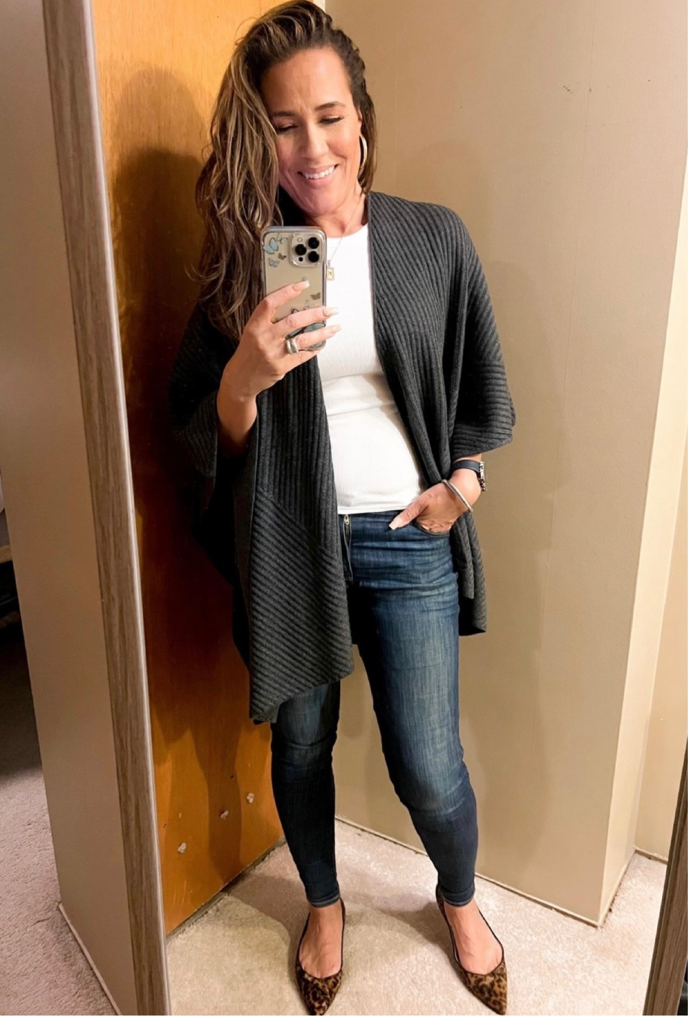 Travel outfit, Airport outfit, vacation, jeans, skinny jeans, traveling ribbed Ruana, tank top, gold hoops, chunky gold hoops, Amazon style, Nordstrom, American Eagle, Target style

Tank: S
Jeans: 6 Long

Follow me for more fashion finds, beauty faves, lifestyle, home decor, sales and more! So glad you’re here!! XO!!

#LTKtravel #LTKstyletip #LTKunder50