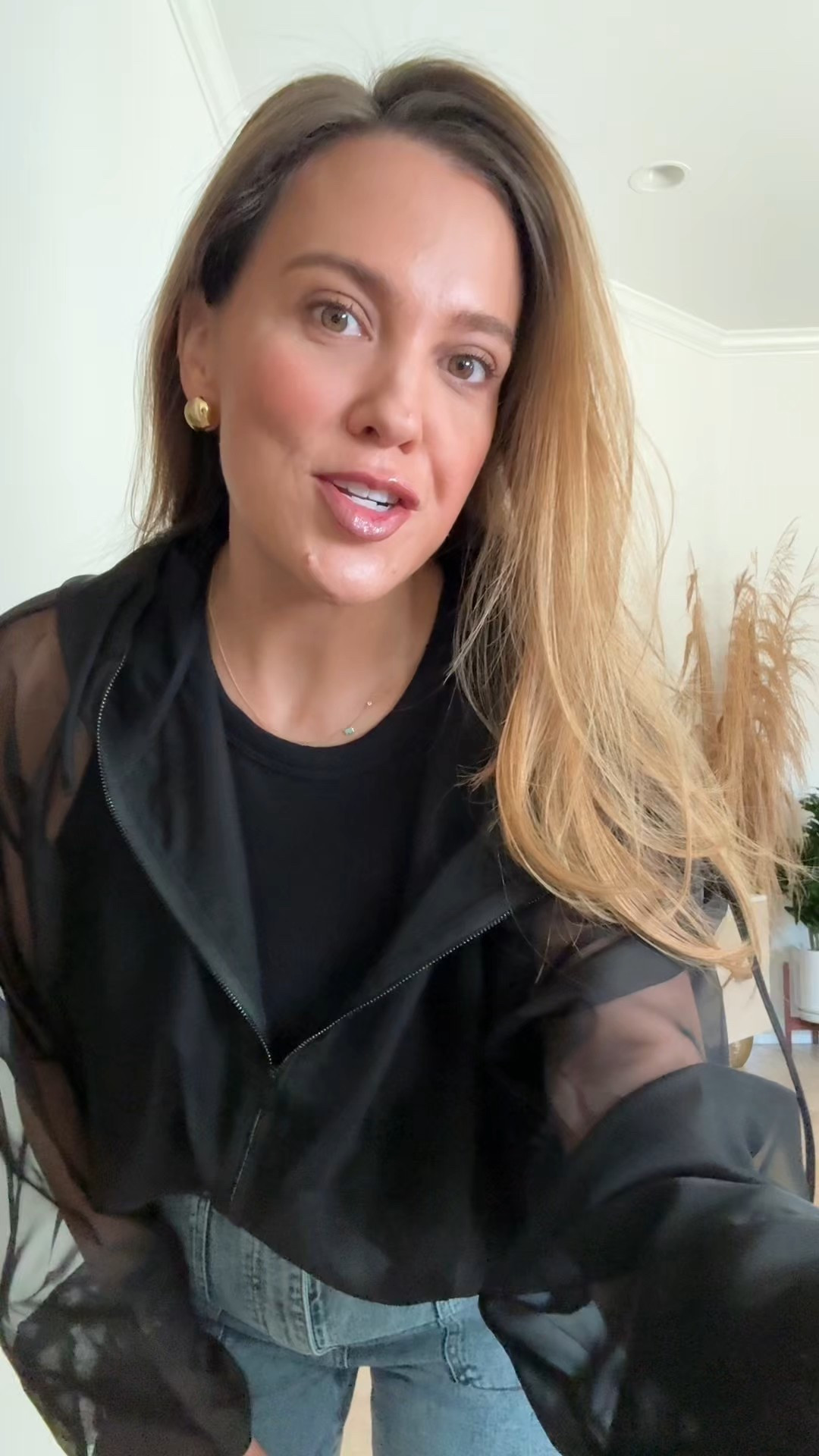 this renggli jacket is absolutely everything! size medium. 28 in jeans 