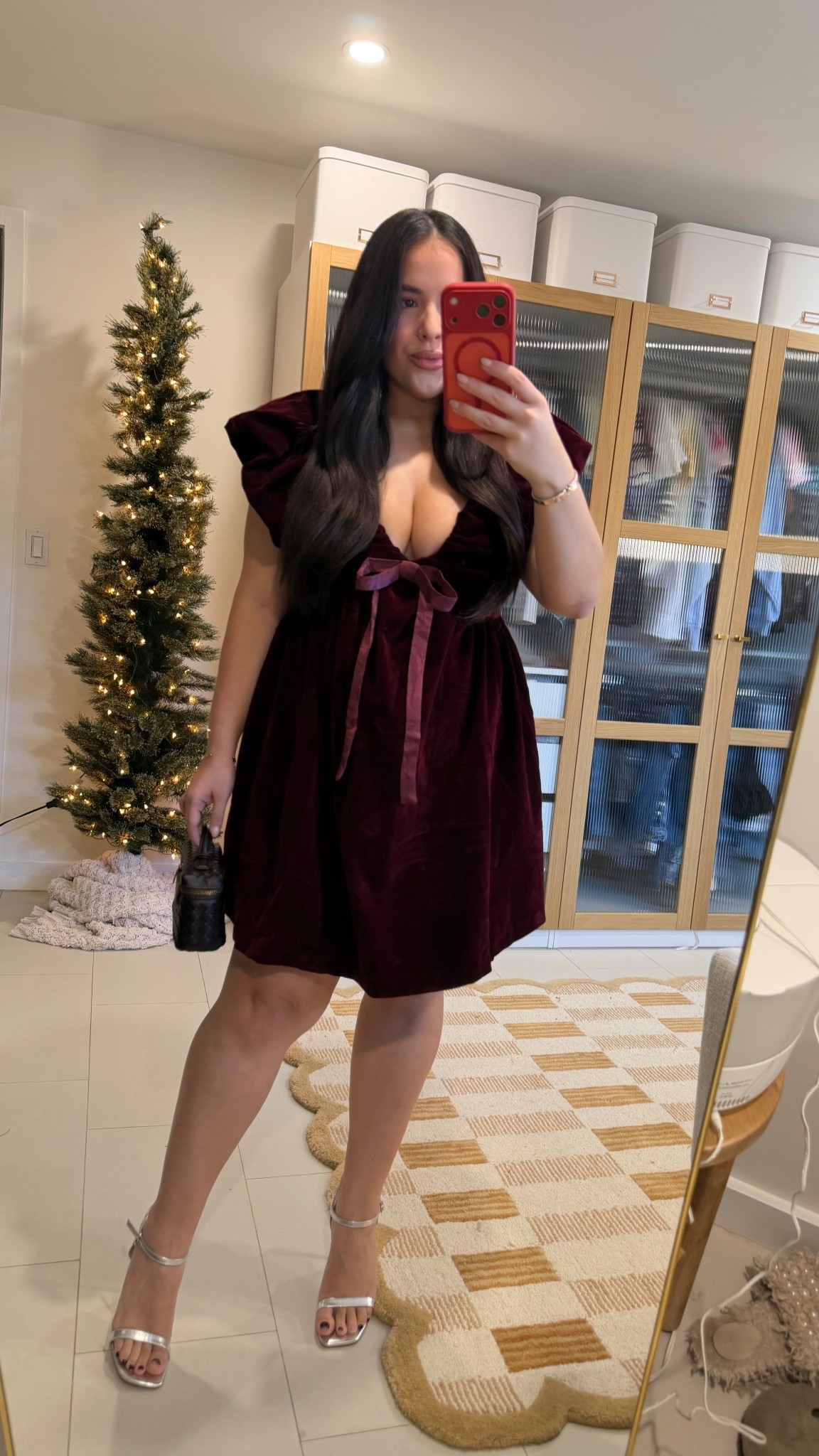 Stunning velvet Christmas dress! Wearing size L

#LTKHoliday #LTKootd #LTKMidsize