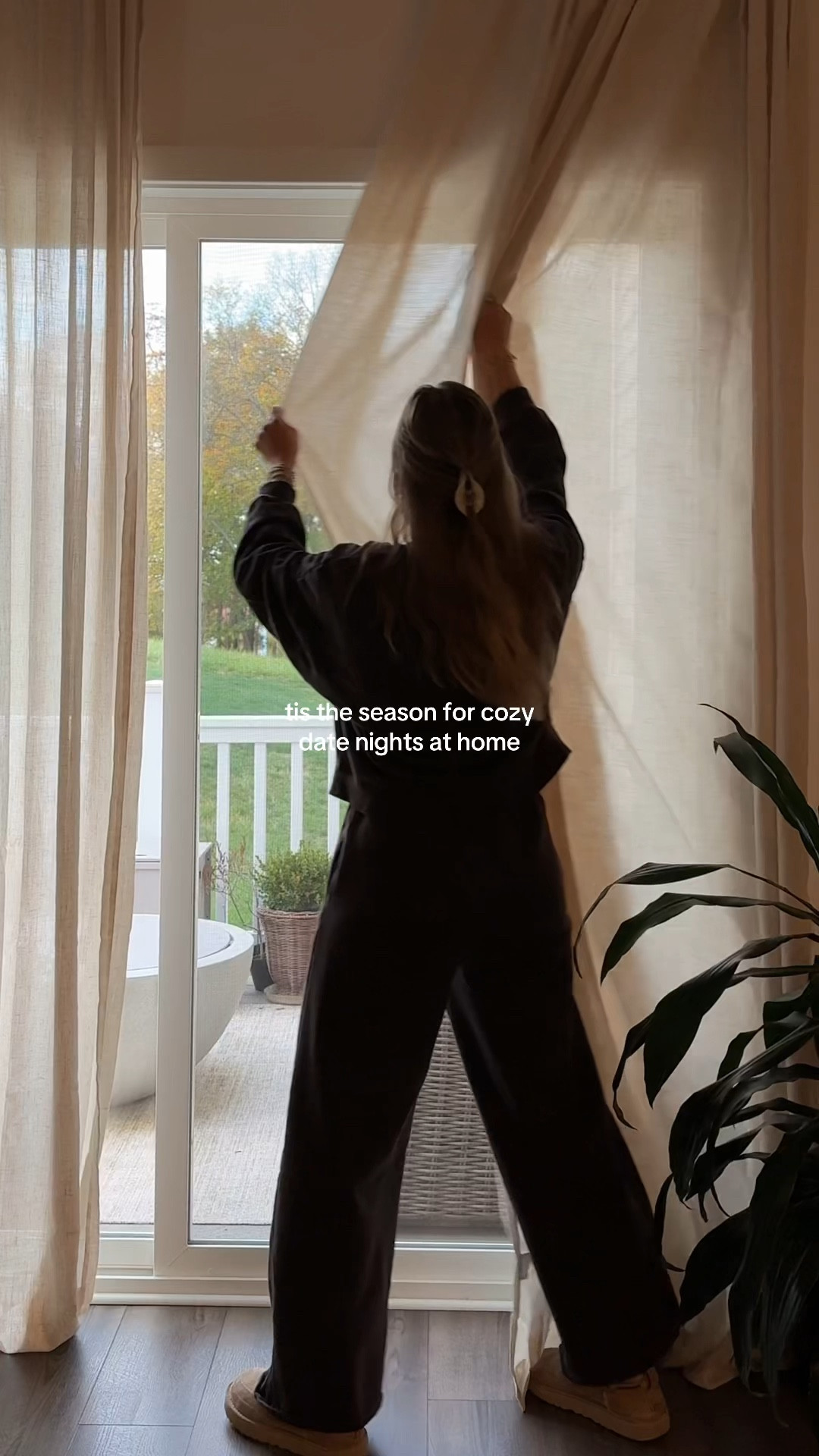 10/22/25 A cozy date night in — the kind of night that calls for comfy loungewear and soft lighting. Linking my GAP loungewear set that I’ve been loving lately along with our Amazon linen curtains and Roman shades that make the whole space feel extra cozy ✨


#LTKSeasonal #LTKStyleTip #LTKHome