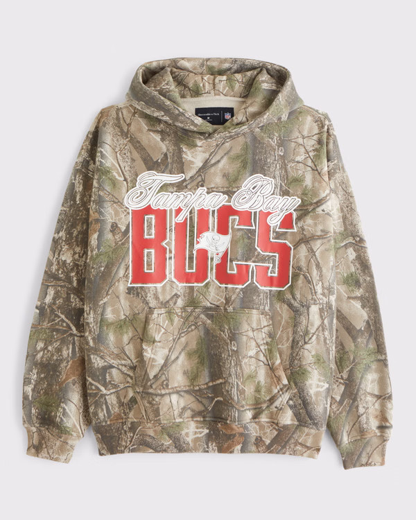 Tampa Bay Buccaneers Graphic Popover Hoodie | Abercrombie & Fitch (US)