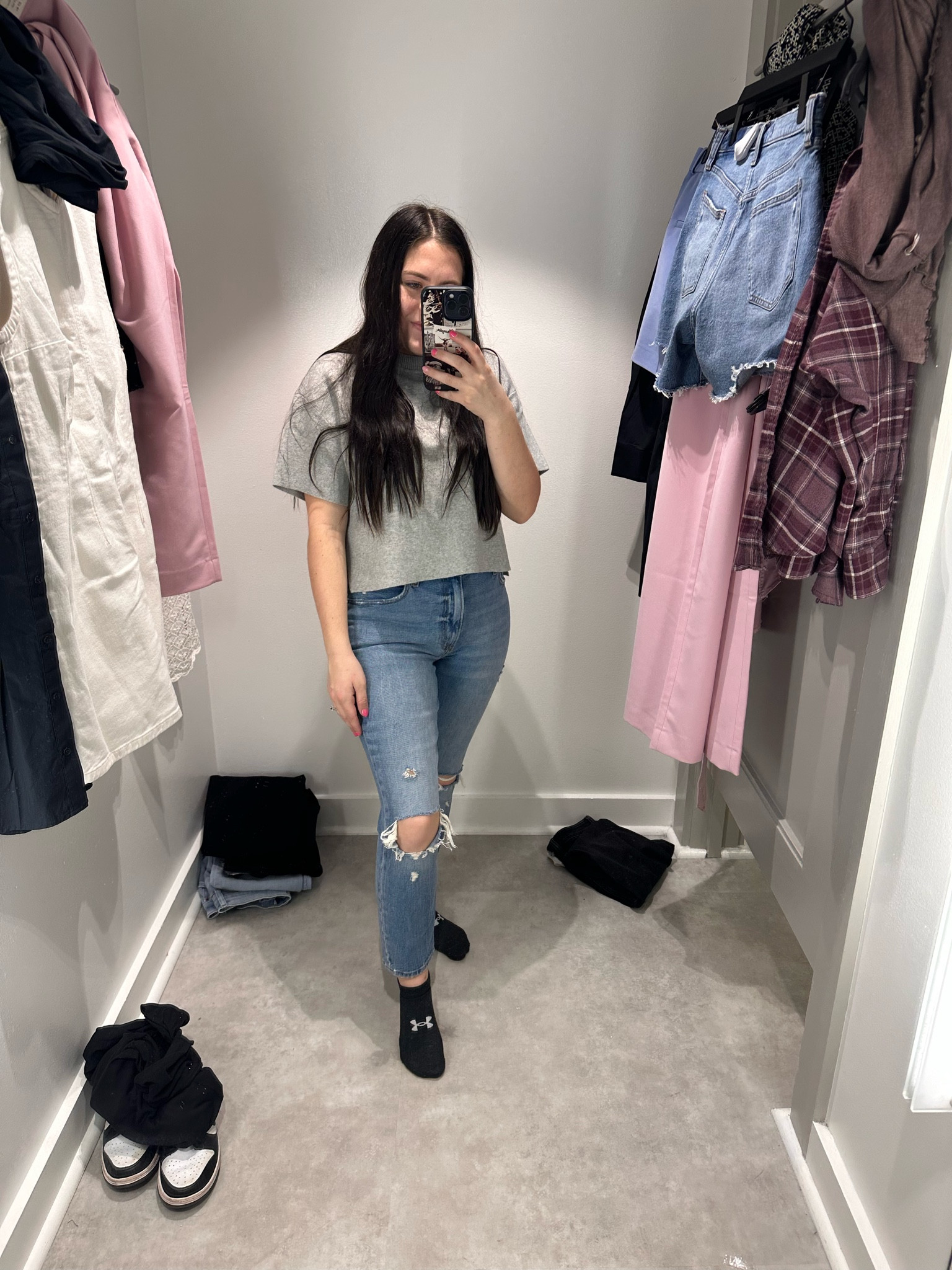 Abercrombie and Fitch sale! Check out this super cute and comfy grey sweater tshirt that I pair with A&F skinny jeans. Size small in the top and size 27short in the pants 

#LTKsalealert #LTKSpringSale #LTKstyletip