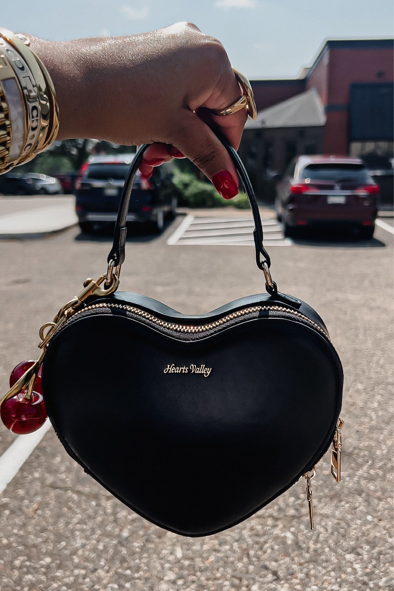 Affordable luxury bags. #heartshapedbag #luxurybag #baddieonabudget 

#LTKsalealert