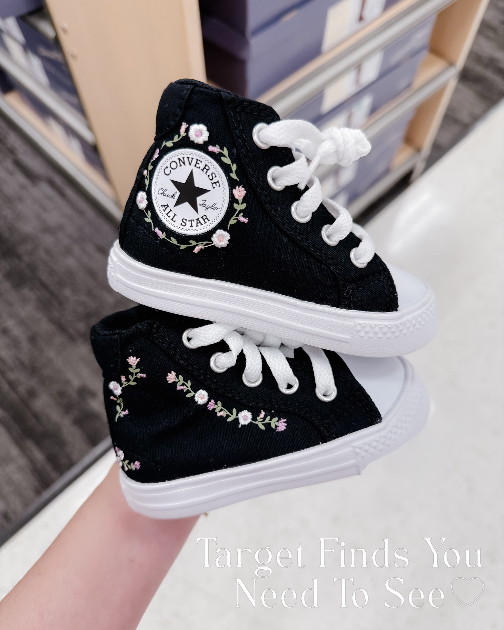 So many new arrivals! 😍 Drop the word “NEW” below and I’ll send all the info your way! ❤️
•
Fall favorites, Fall fashion, Target style, Target finds, Converse, Game day ready, Fall bags, pumpkin season, Work from home, Home office, Blankets, Home decor, Decorating ideas
