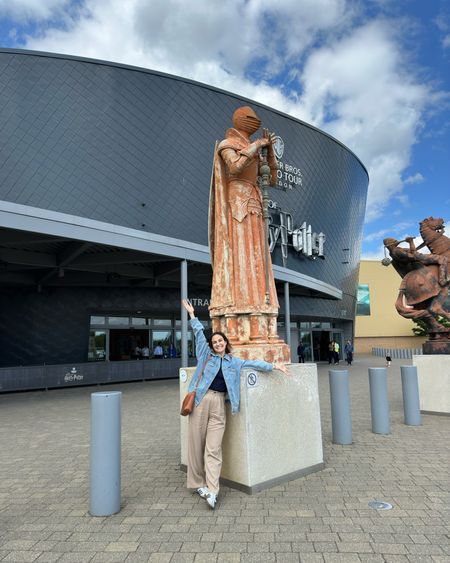 What I wore to the Harry Potter studio tour

Trouser outfit idea, denim jacket, sneakers

#LTKSeasonal #LTKShoeCrush #LTKStyleTip