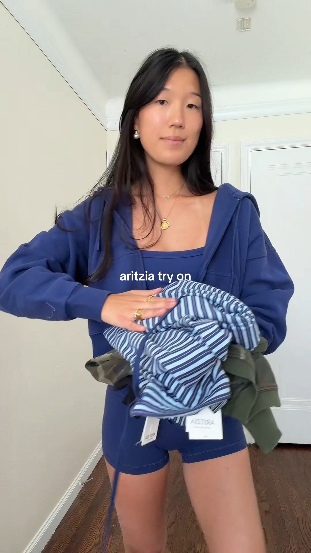 aritzia try on!