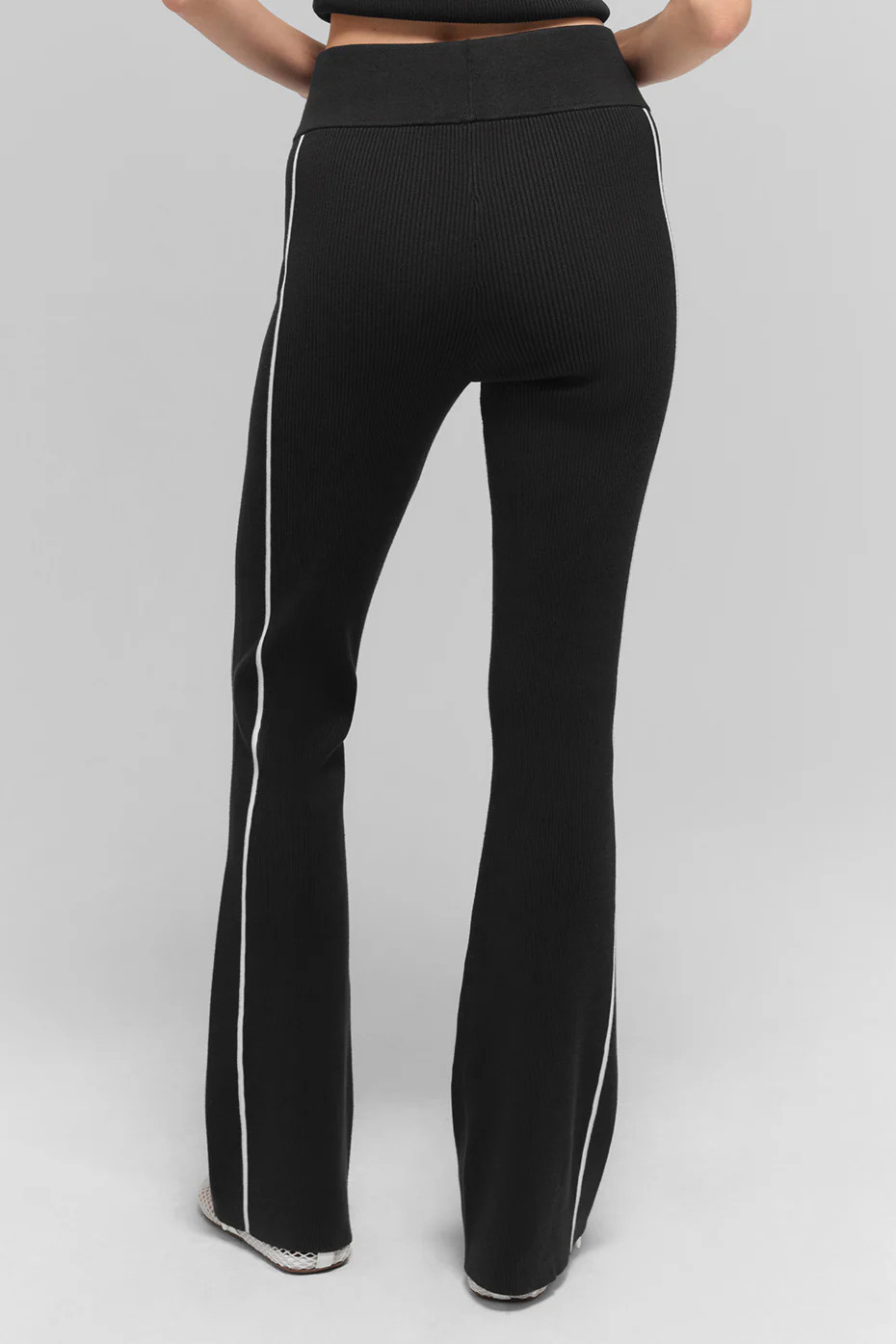 ALO | Ribbed Sweater Knit Highline Flare Pants Top in Black/White, Size: Small | Alo Yoga (US)