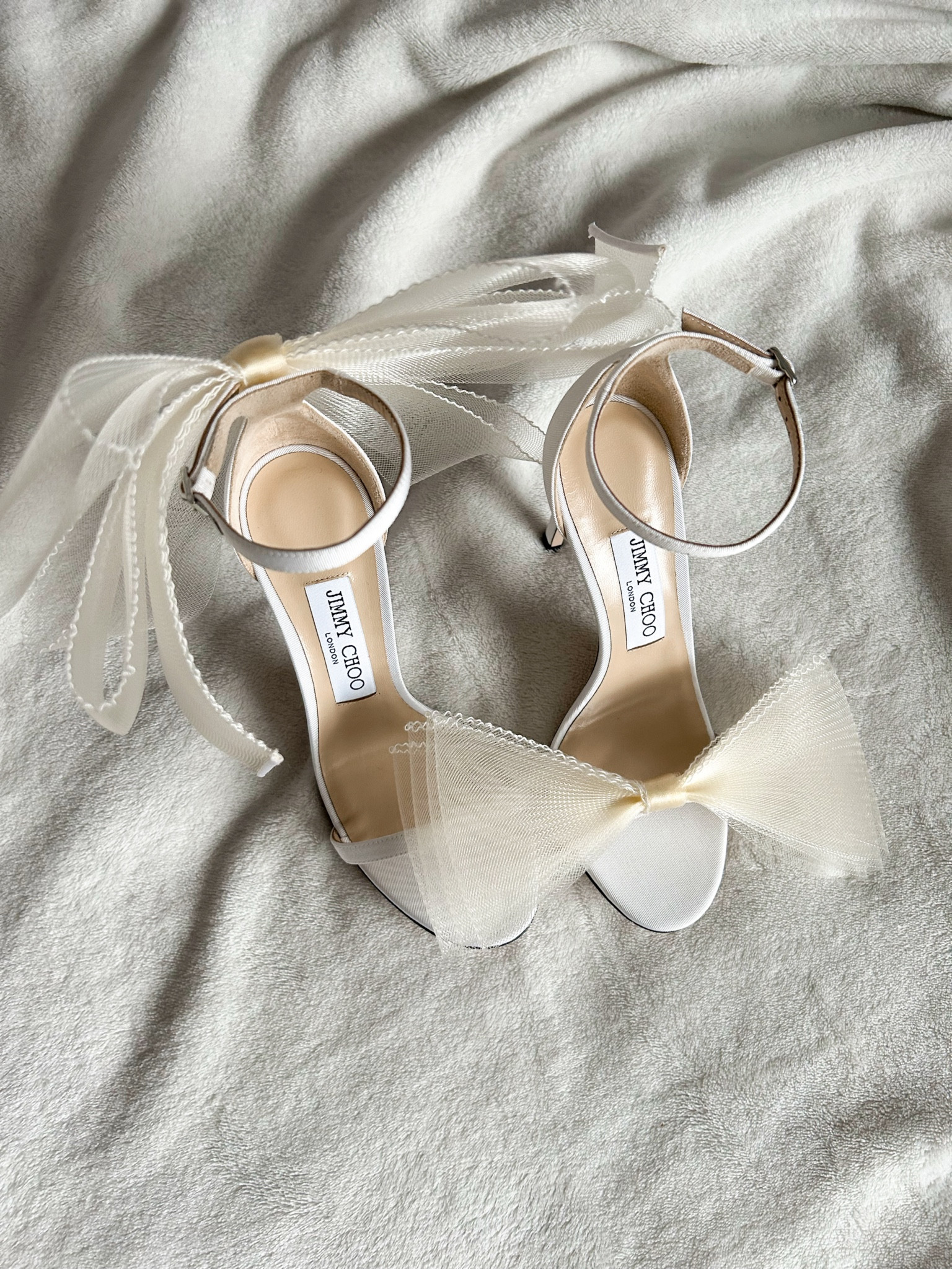 In love with my first Jimmy choo’s 🤍🦢 they’re on sale right now!!

#LTKHoliday #LTKparties #LTKsalealert