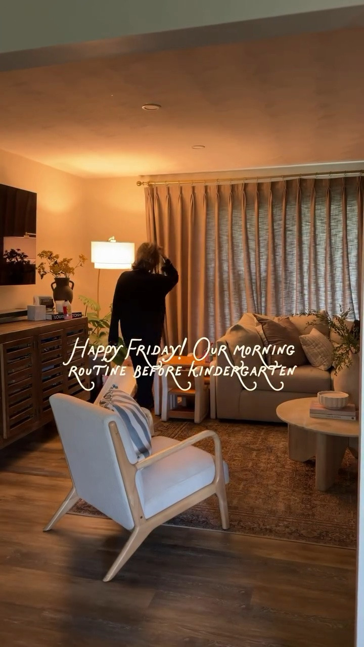 Happy Friday! Here’s what our morning looked like today… a lot quieter than usual since little sis didn’t wake up until the boys left! 🤭 anyone else have a toddler who loves sleep? Didn’t think they existed before I had Evelyn 🤣 girlfriend loves her beauty rest!! 

Did some self tanner last night so wore my self-tanner pajamas 😝 What time do you wake up on school days?? We’ve been trying to give Ollie about an hour and a half before he leaves for school because loves to have playtime in between getting ready & eating! Hope you all have an amazing day 🤍🤍 #morningroutine #fridaymorning #kindergartenroutine