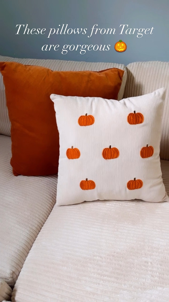 Perfect fall pillows! #fall #autumn #nature #halloween #love #photography #october #fallvibes #autumnvibes #pumpkin #fashion #leaves #naturephotography #winter #fallcolors #instagood #photooftheday #art #travel #beautiful #fallfashion #falldecor #landscape #pumpkins #summer #style #spooky #autumncolors #autumnleaves #ootd