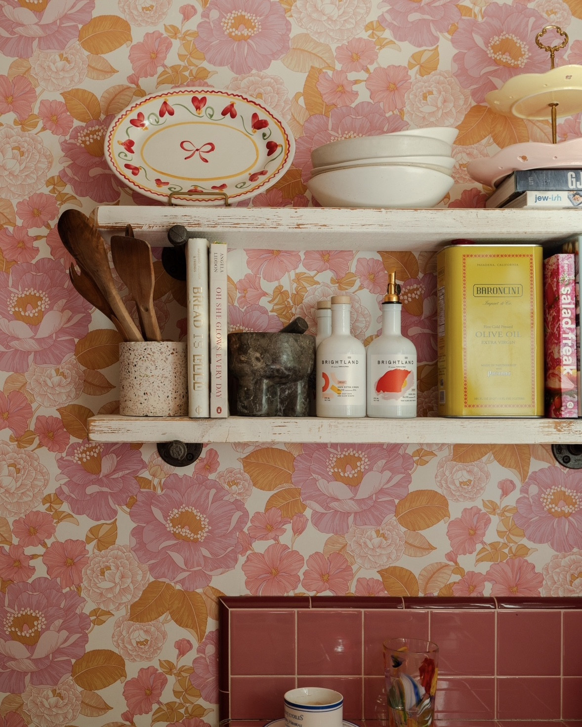 Shop Kyra Smolkin’s HAPPY & colorful kitchen! #LTKhome