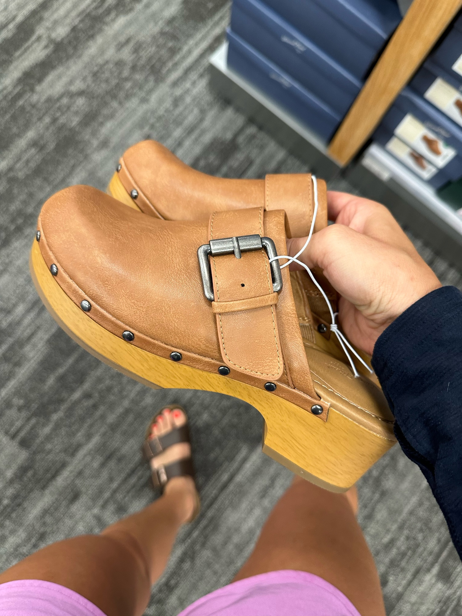 Hello fall clogs! 🤎🍁 Target really does take all my money. 

#LTKshoecrush #LTKBacktoSchool #LTKSeasonal