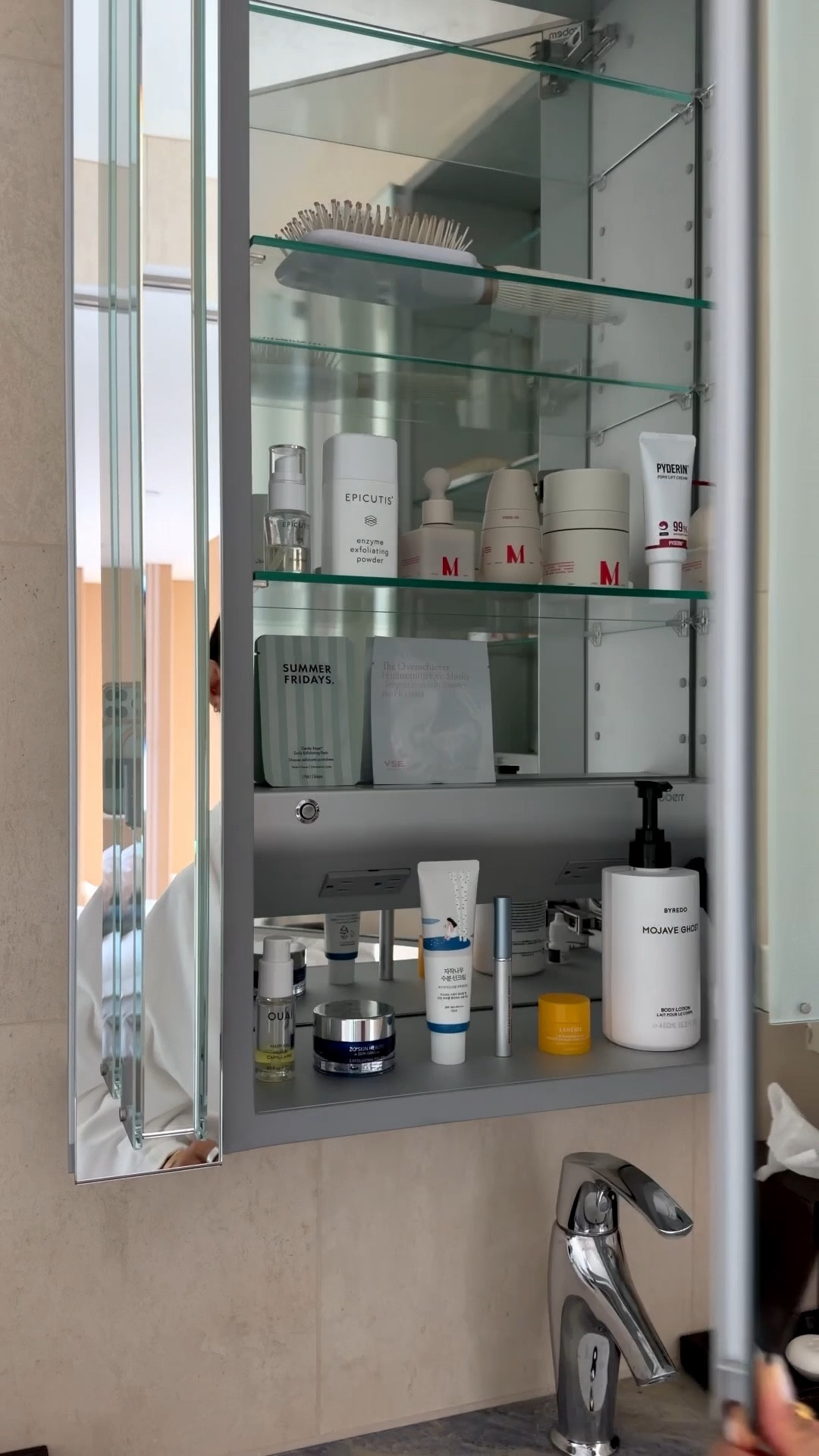 What I’m taking into 2026 - some wellness steps and a simplified skincare routine to combat dark spots and overall skin rejuvenation.



#LTKselfcare #LTKmorningroutine #LTKBeauty