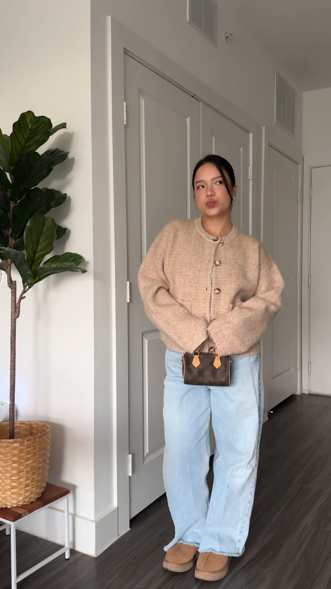 my cozy ootd for the cardigan + ugg season 🤎🍂

🏷️ cardigan outfit, cozy cardigan, uggs slippers, ugg outfit ideas, fall style, fall casual outfit, casual style, cozy fall outfit inspo

#LTKStyleTip #LTKVideo #LTKSeasonal