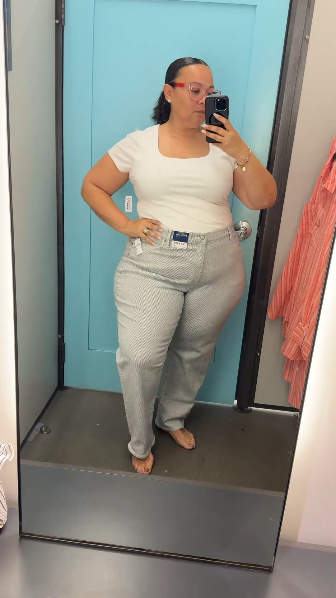 High waisted baggy barrel jeans and crisp white top!! It fits so good,
Wearing an xxl in the top and a 20 in jeans! #springfinds #springfashion  

#LTKootd #LTKMidsize #LTKPlusSize