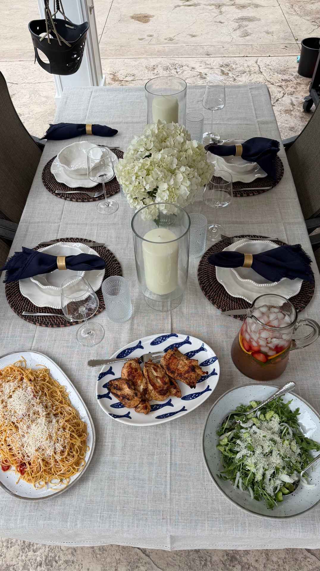 #ad I am so excited to have found melamine dinnerware AND serve ware that I actually like! The selection from @wayfair is incredible and these pieces are such amazing quality. Linking them up below!! #Wayfair #WayfairPartner #wishyouwerehere #outdoor #outdoordining #outdoortablescape 