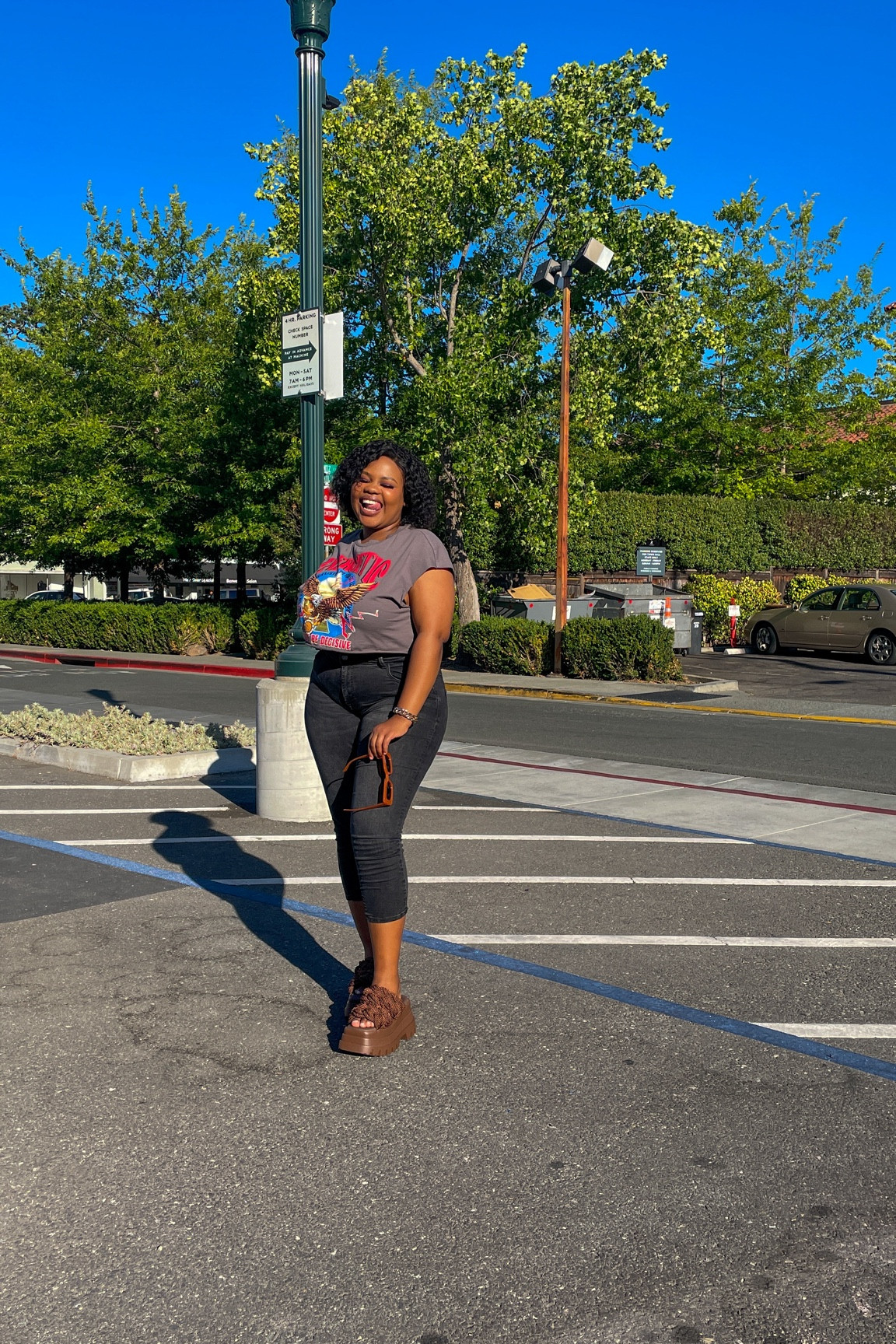 Simple everyday outfit! #jeansandtshirtcombo #platformsandalsoutfit

#LTKfindsunder100 #LTKstyletip