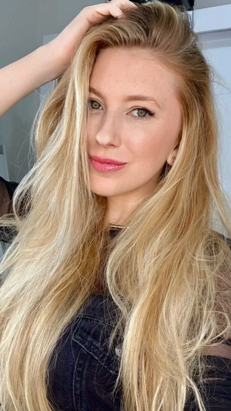 Produtos que uso e Amo! Makeup clean e prática! 

🏷️ cupons:
• Beyoung 👉🏼 MICHELEBOTAN10 💝 

Aproveite! 

#LTKbrasil #LTKover40 #LTKbeauty