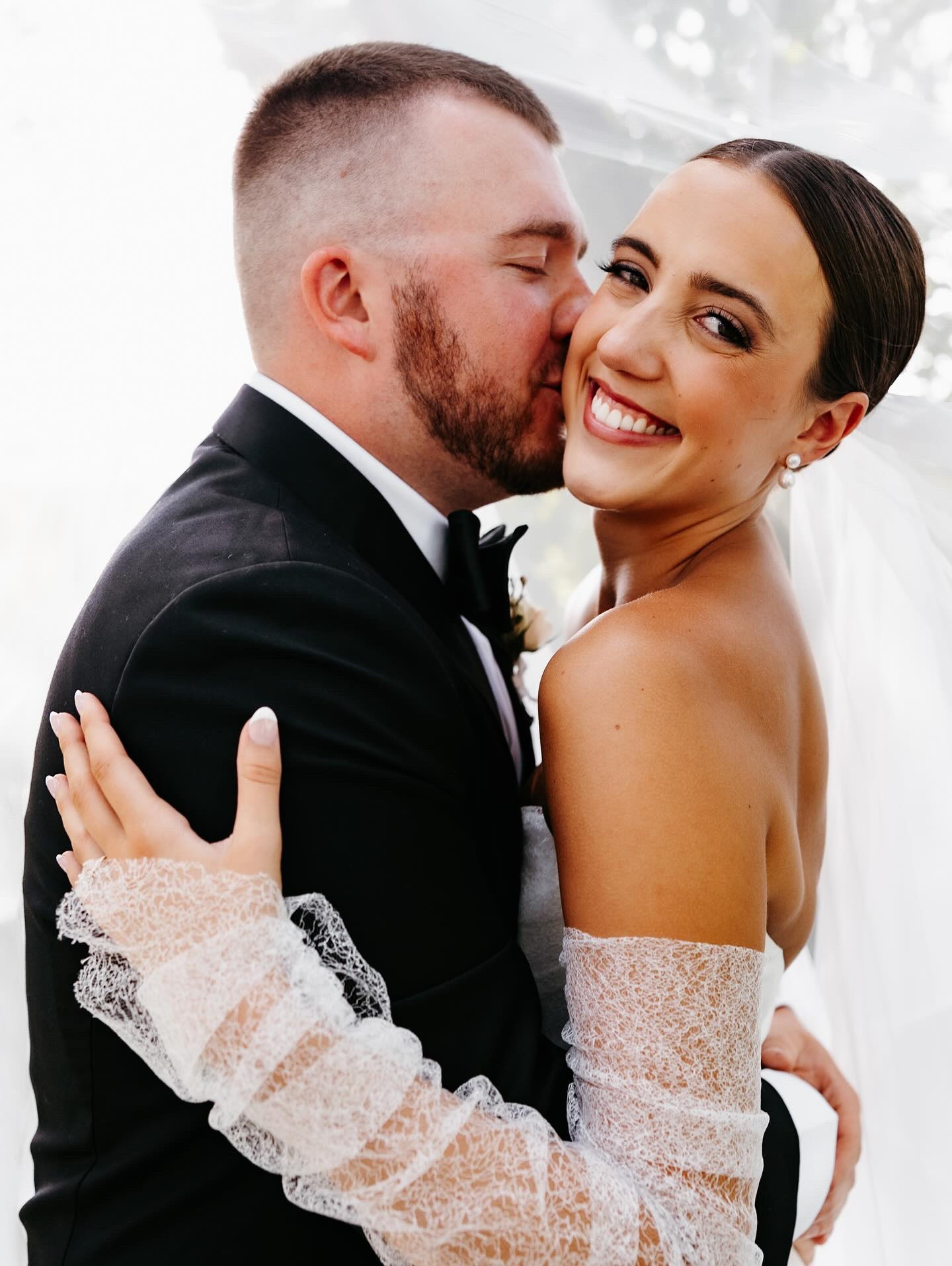 I am always and forever going to be the first to scream and holler how ecstatic I am when fall arrives, but I would be lying if I said the first chilly day of the season (like today) doesn’t make me yearn for golden hour in July. 🙃

Throwing it back to this incredible wedding day at Gathered Oaks

Craving a summer glow like Haley’s? Shop the links below AND hit the “follow” button - we discuss all this bridal beauty and makeup trends over here 🙃

Makeup: @theglamourranch 
Hair: @studio_107_mn on behalf of The Glamour Ranch
Photography: @imagesbynic 
Florals: @flourandpetal 
Gown: @ivorybridalco 
Coordination: @simplyelegantxo

#LTKWedding #LTKGiftGuide #LTKHoliday
