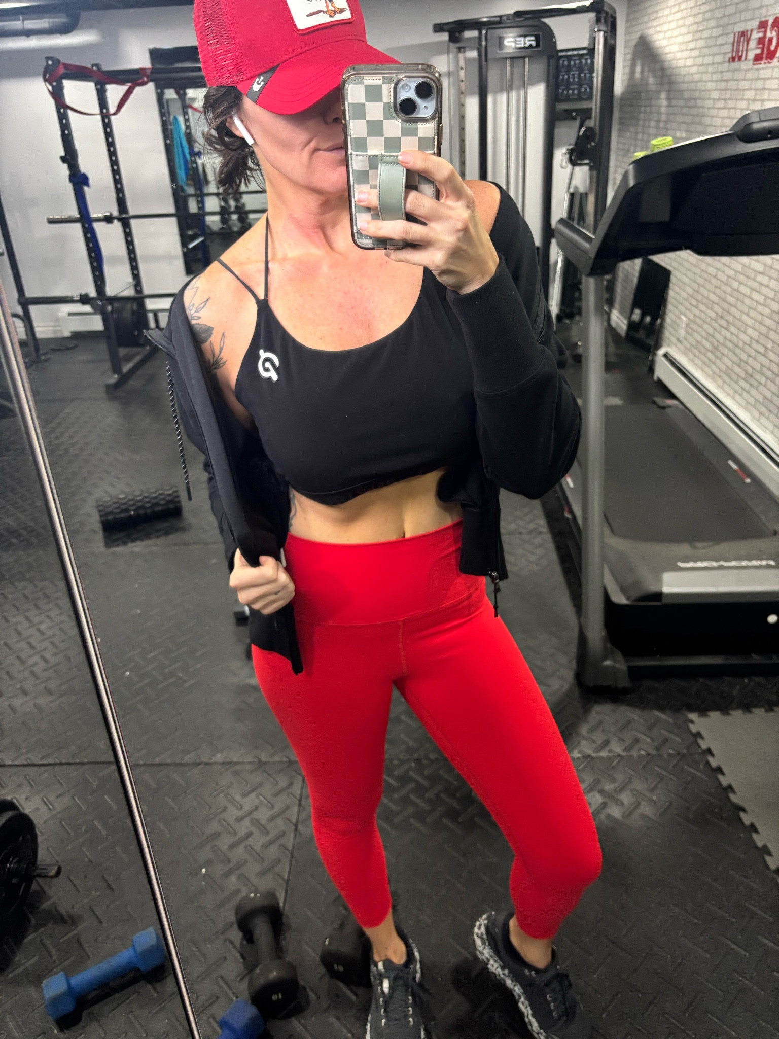 Xl in top and medium in bottoms 

#LTKOver40 #LTKFitness #LTKActive
