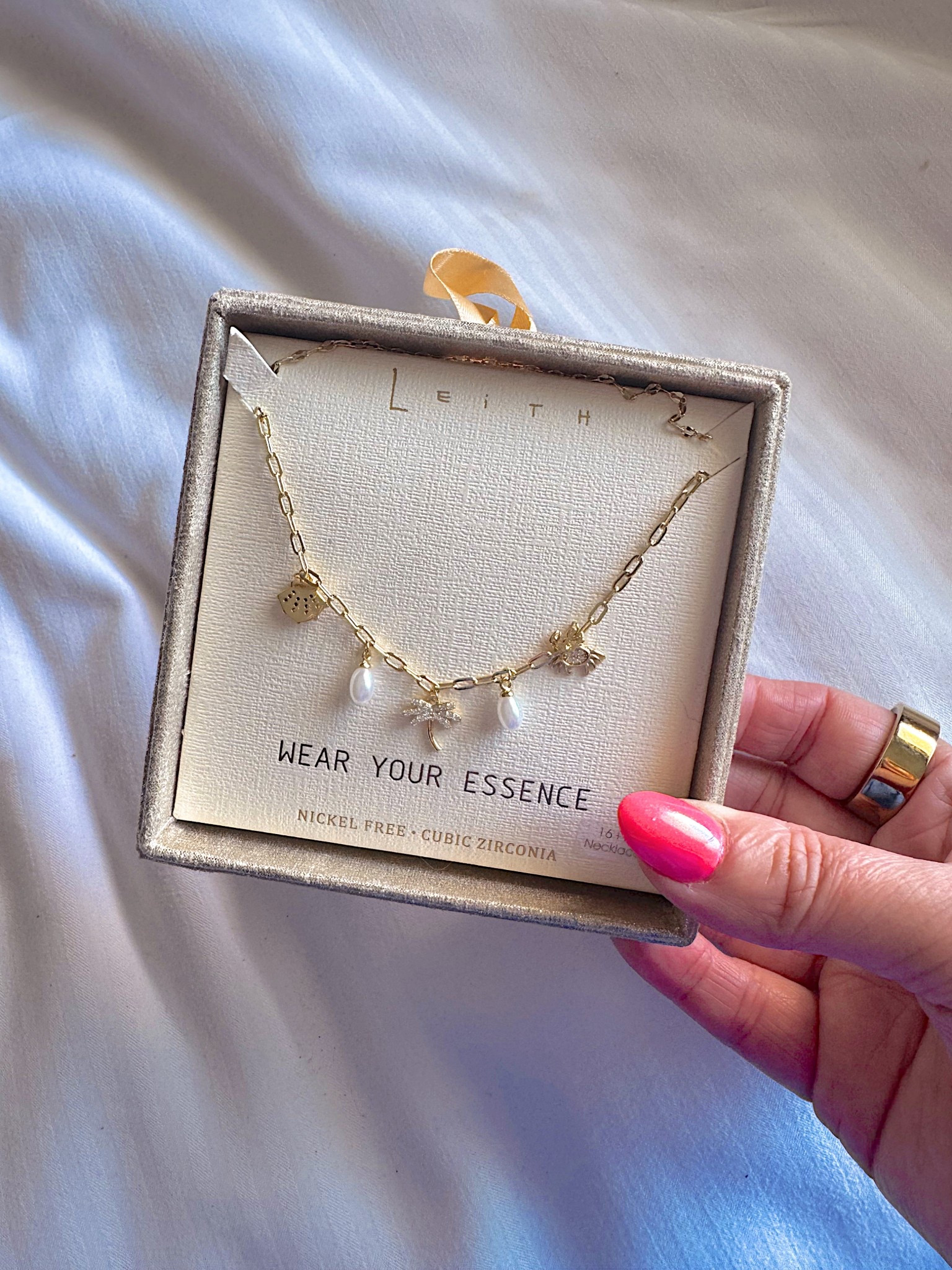 Grabbed this Necklace from Nordstrom Rack! Super cute necklace, there is an extra layer but I plan to cut it cause it tangles 😩 otherwise a cute dainty necklace! 



#LTKSaleAlert #LTKSeasonal #LTKFindsUnder50