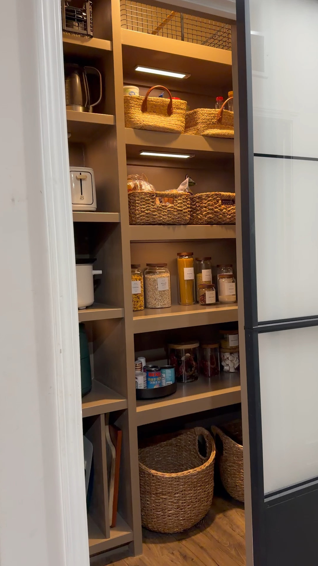 Pantry makeover, door drenched pantry, pantry organization

#LTKHome