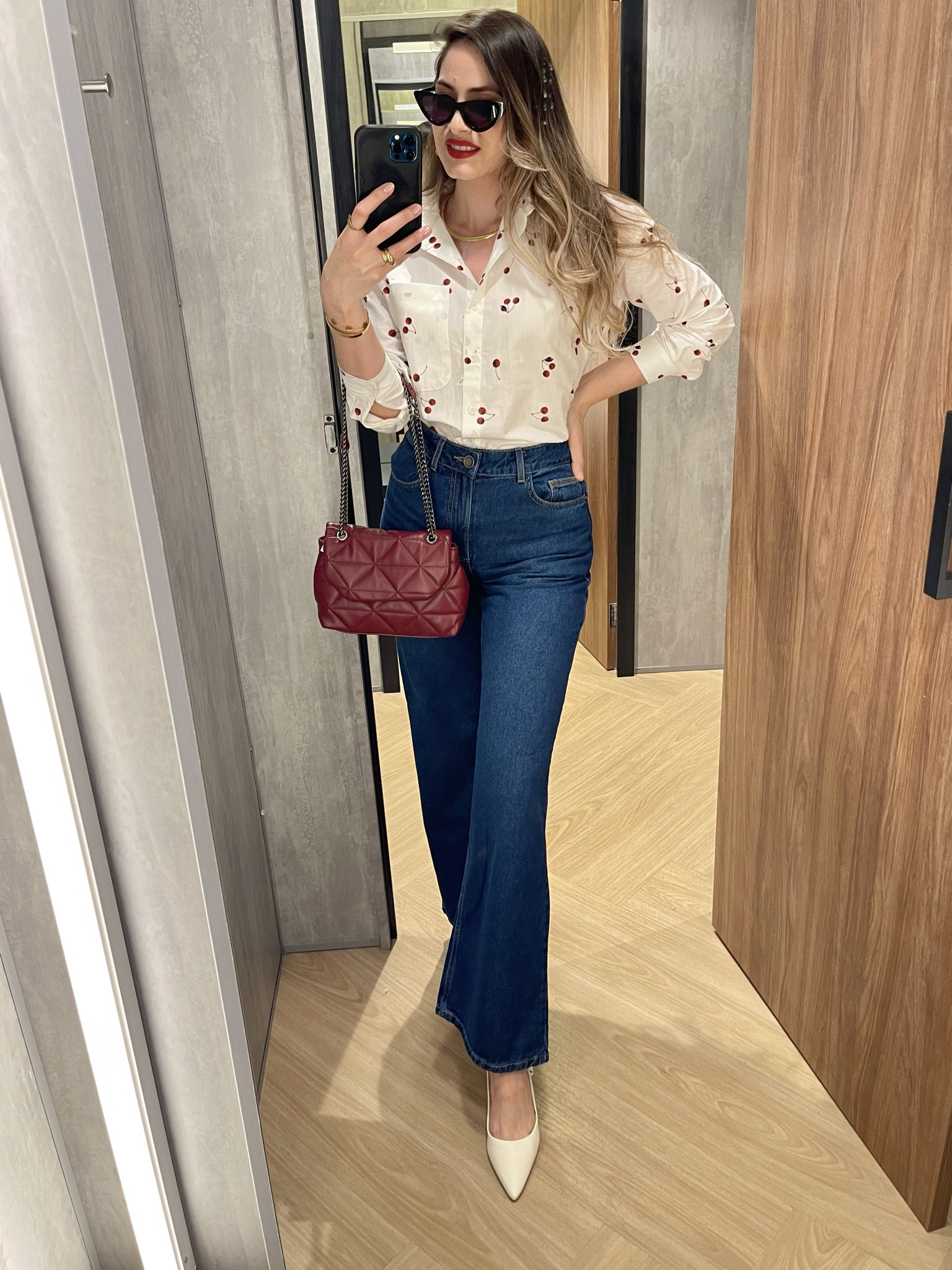 ✨A camisa mais bela e estilosa✨🍒🍒 da Riachuelo look Clássico apostei na Calça jeans de modelagem tradicional sem detalhes nem manchas, umas Slingback branco para combinar com a camisa e acessórios para transmitir um visual impecável.✨

#LTKstyletip #LTKmidsize #LTKbrasil