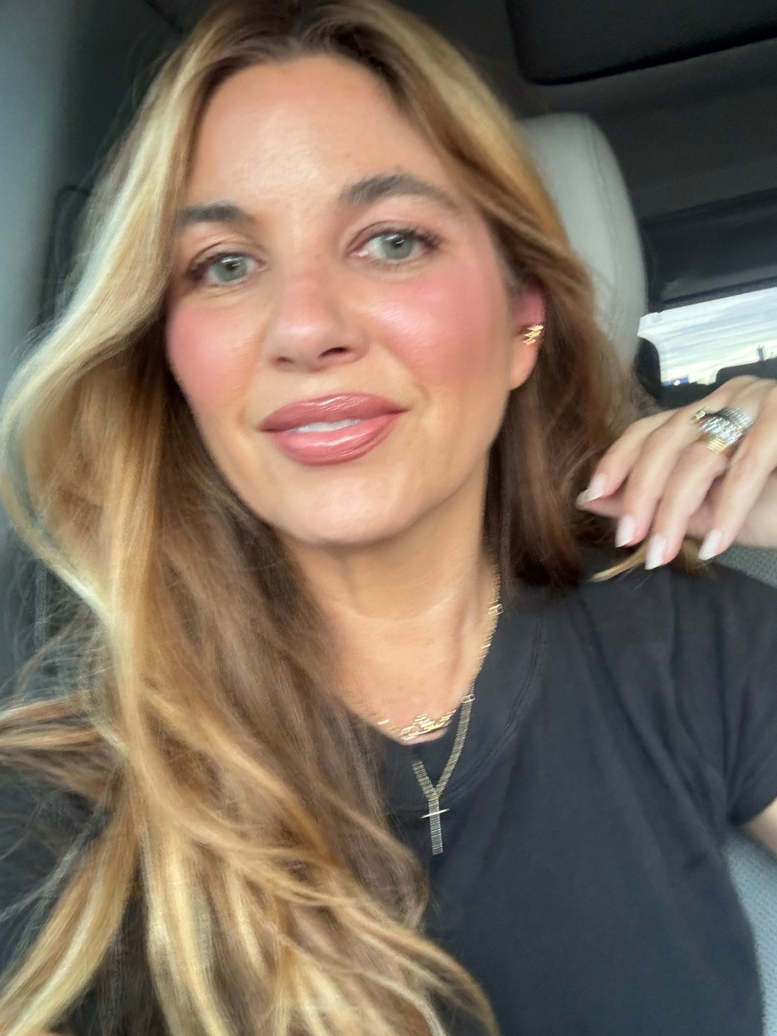 Lip mix:
D&G Brownie nude
Armani 503 
Chantecaille radiant blush on cheeks and eyes 
Tee medium 

#LTKBeauty #LTKHoliday #LTKFindsUnder50