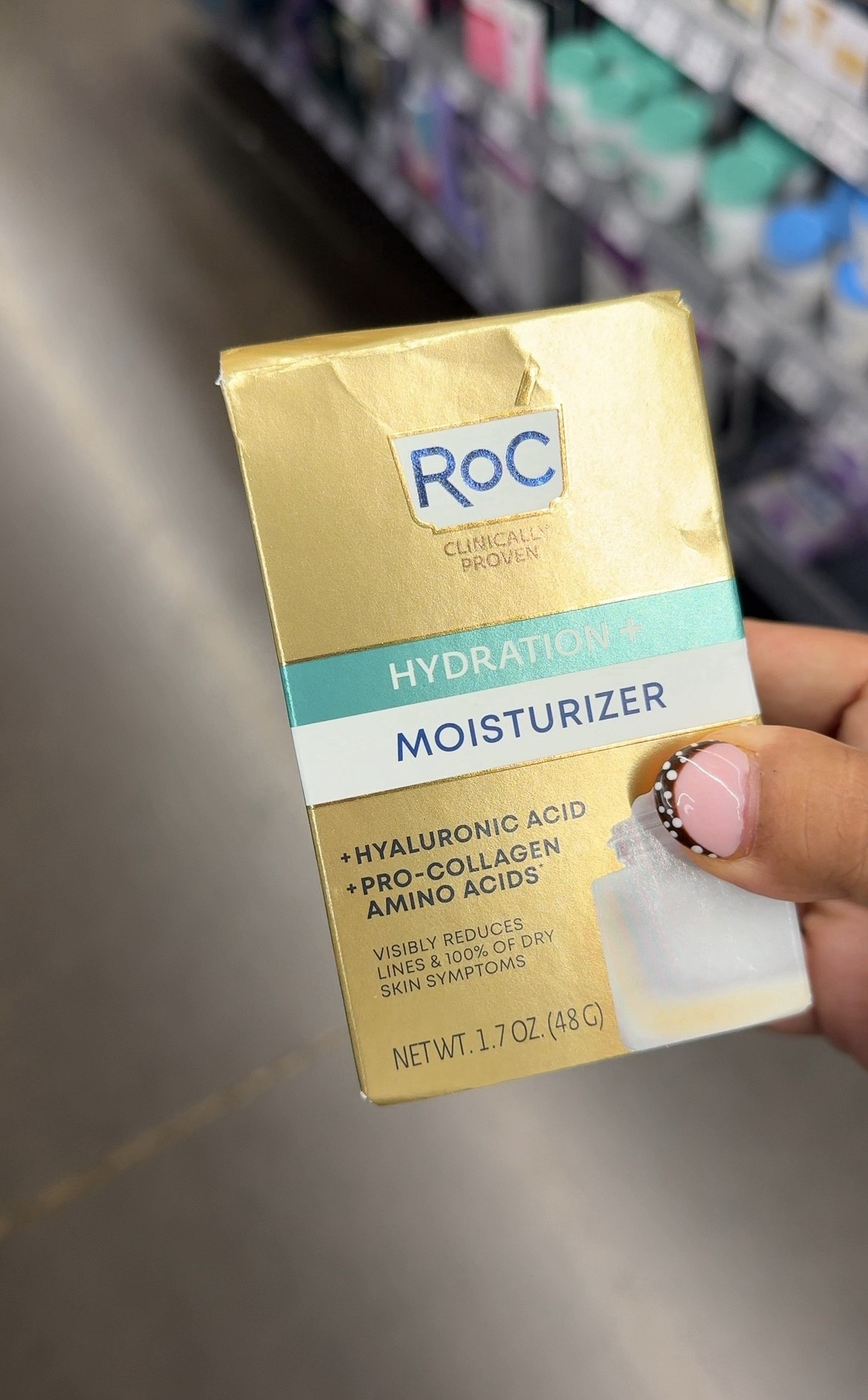 This one is for my dry skin girlies who also want a little help with smoothing + plumping.
It has hyaluronic acid for hydration and pro-collagen amino acids to help soften fine lines.
The texture is like a gel-cream — hydrating but still nourishing.
If your skin has been looking tired or dull, try this one.