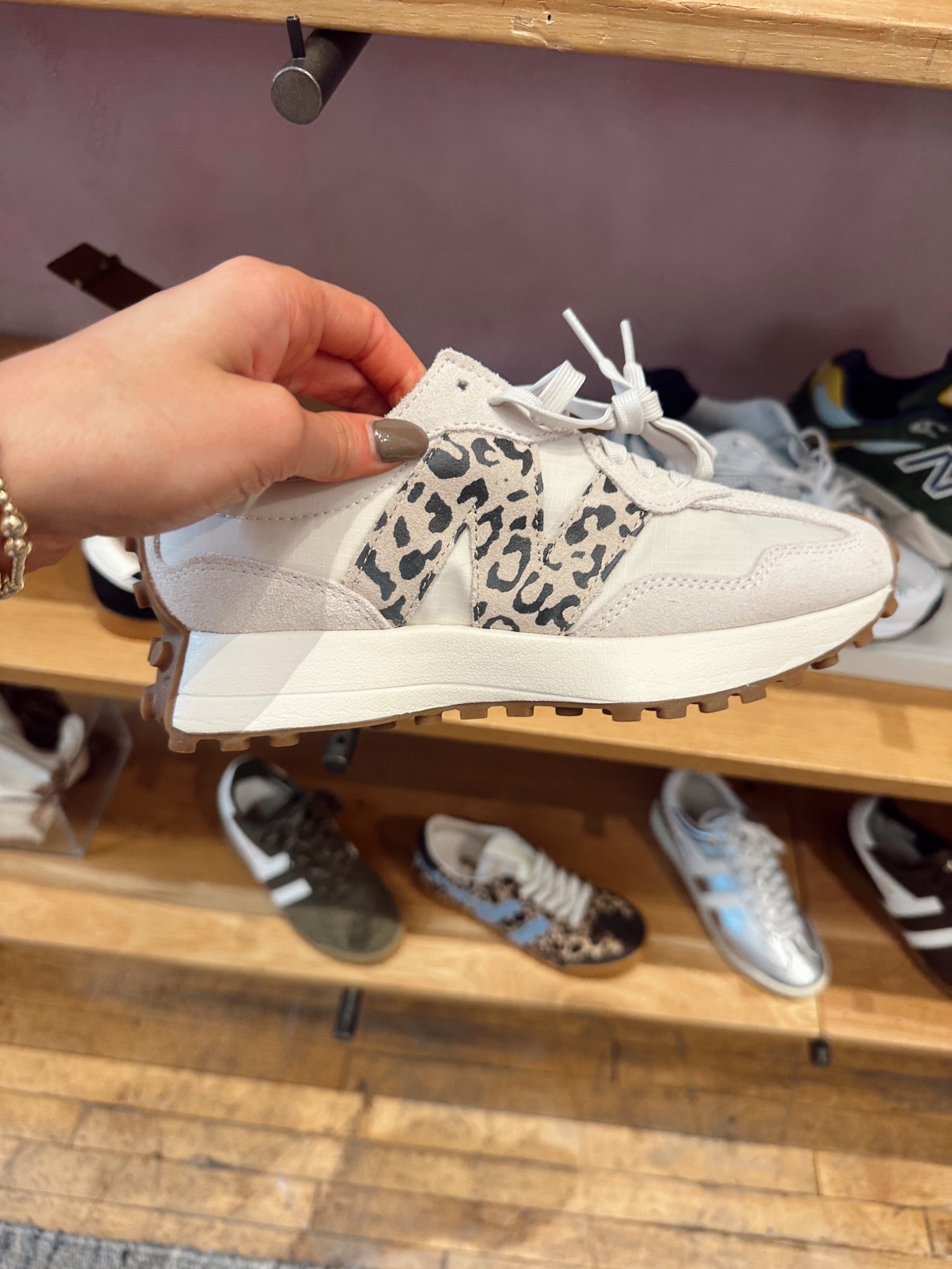 Fall NB Arrival 🐆👟

new balance shoes, athletic shoes, neutral shoes, cheetah shoes, cheetah sneakers

#LTKStyleTip #LTKSeasonal #LTKHome