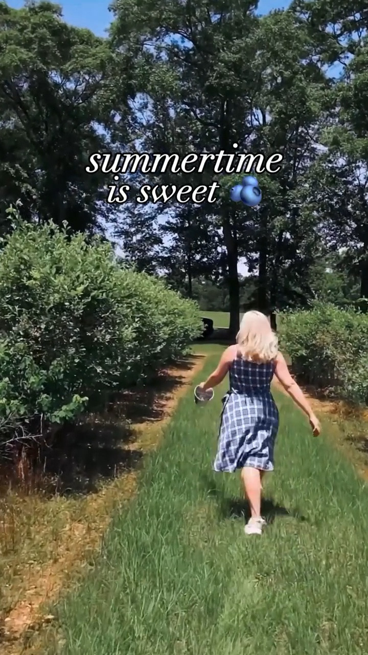 Found the cutest dress for blueberry pickin’ 🫐 



#Alabama #Summertime #Blueberries #BlueberryFestival #AlabamaBlueberryFestival #AlabamaBlogger #AlabamaCreatives #SouthernCharm #SouthernLiving

#LTKSeasonal #LTKSummerSales #LTKVideo