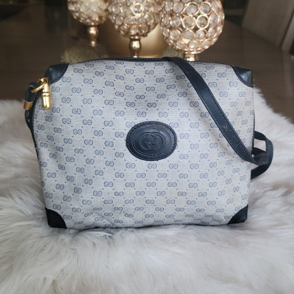 100% Authentic Gucci vintage web sherry line crossbody | Poshmark