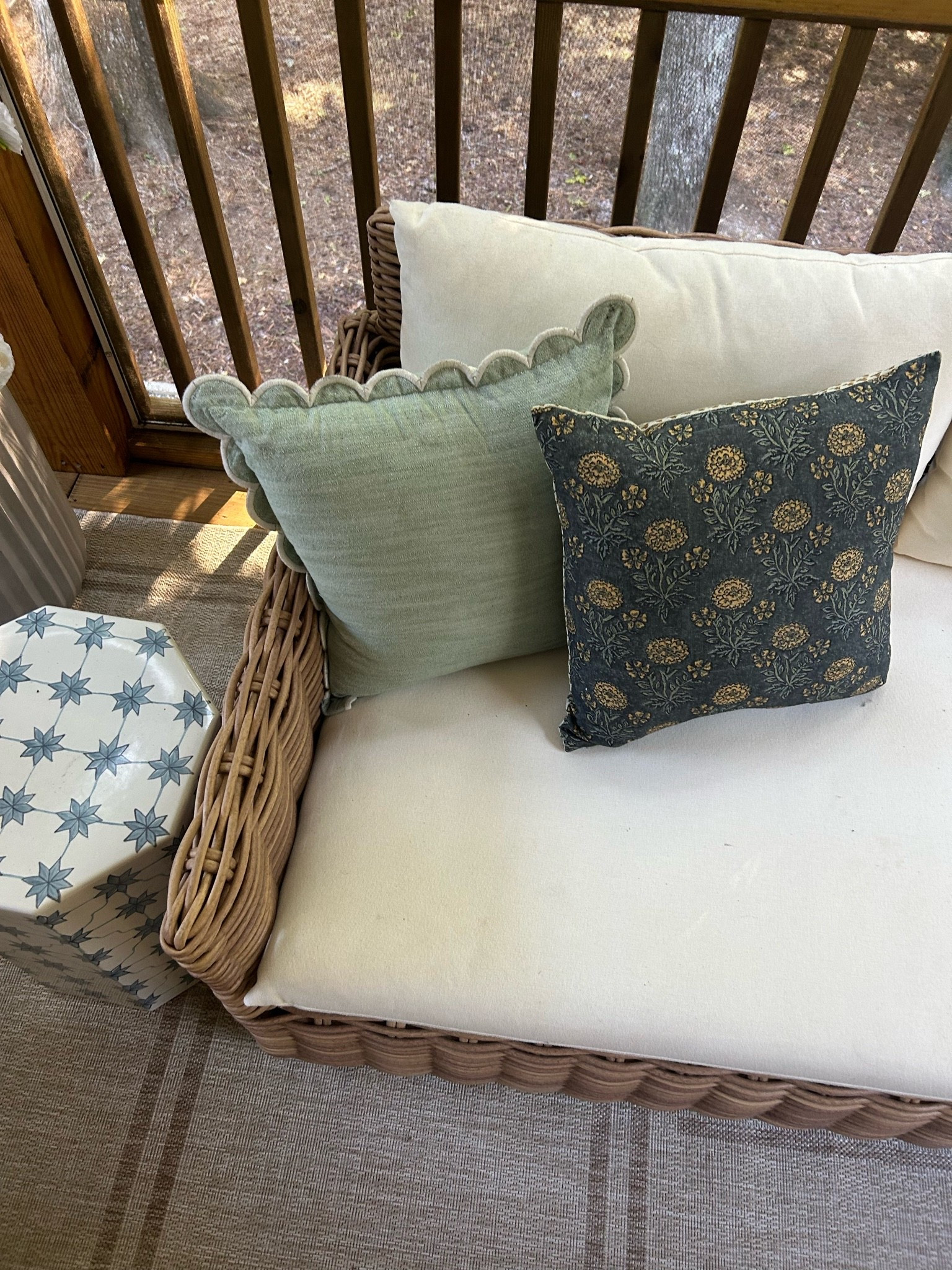 Outdoor patio screened in porch

#LTKHome #LTKSaleAlert #LTKSeasonal
